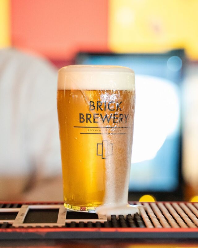 Looking beautiful and waiting for you at the Taproom - open from 3pm today until midnight and Saturday and Sunday from 12noon.
This warm weather is making us thirsty!
#taproom #peckham #beer