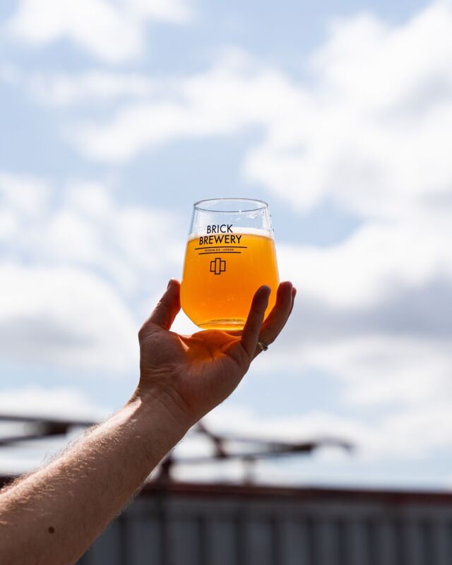 Oh sunshine, you are back!  And boy will we enjoy every single second you are!  We are just going to leave this here as we take a seat outside the Taproom and enjoy ourselves a Citrus Blast sour
Happy Friday!
#sour #beer #citrus #taproom #peckham