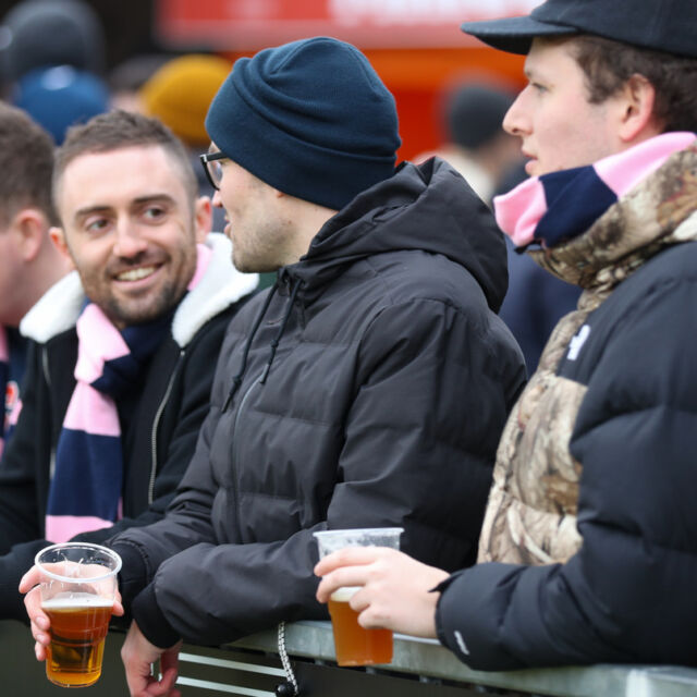 It's a home match @dulwichhamletfc this weekend as they face Dover Athletic at 3pm today.  Pouring our Peckham Pale on all bars, including their brand new space upstairs, head to our blog with details of the discounts available to supporters at our Taproom from the link in our bio.
There's 3 matches left for this calendar year, so go down and cheer them on!
#football #dulwichhamletfc #community #club