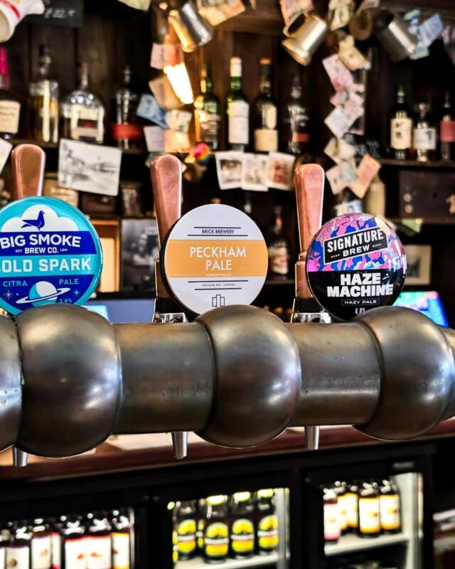 Looking for an authentic Irish pub in SE London?  Then you need look no further than @mcandsonslondon 
Built on the memories and lives of the Mc Elhinney family, situated down a small side street between Blackfriars Road and Borough, if you stumble across them, you will find amazing Thai food and traditional live Irish music every weekend.  Plus you’ll find our Peckham Pale on the bar, that’s plenty of good reasons to seek them out!
#borough #irishpub #traditional #livemusic
