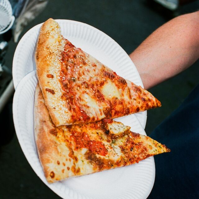 Thursday's at the Taproom are notoriously good.  You have just one more working day to get through, we have had our freshest delivery of beer that is now on the taps, plus it is our pizza and pint special with @worldfamousgordos 
2 slices and a Brick pint for £10 - now that is a deal we can all get on board with
#pizza #beer #peckham